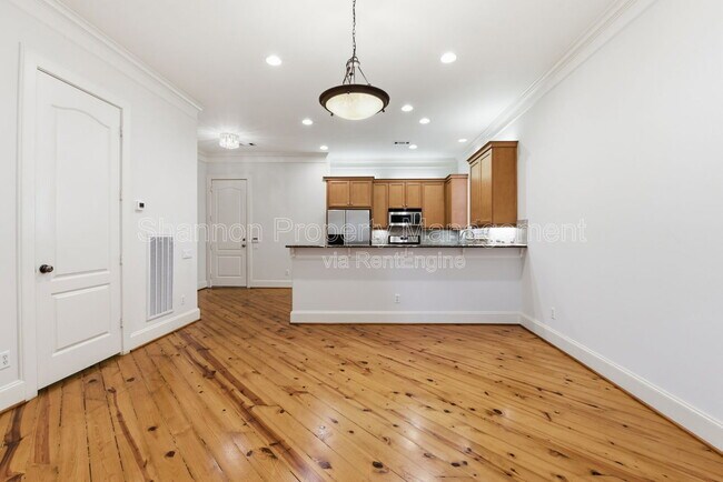 Building Photo - 4424 Blossom St