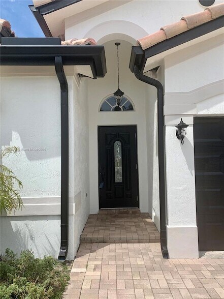 Building Photo - 15435 SW 24th Terrace