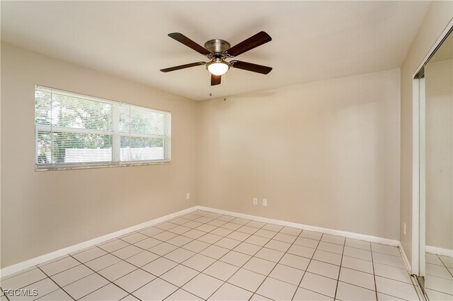 Building Photo - 330 SE 46th Ln