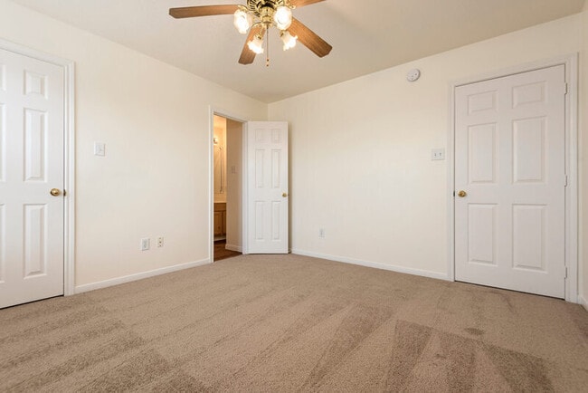 Building Photo - 2103 Aruba Calle