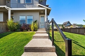 Building Photo - 2022 - Plenty of upgrades !  Access to Pool + Amenities. AC on Main, Walking trails, Nice End uni...
