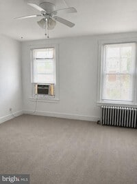Building Photo - 445 Roxborough Ave