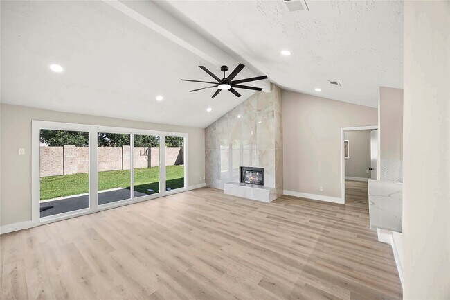 Building Photo - 10814 Village Trail Dr