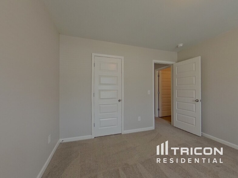 Building Photo - 124 Sims Ct