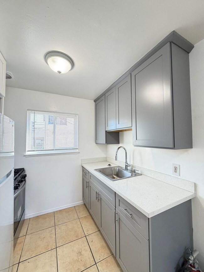 Building Photo - 4100-4106 S 41st Street