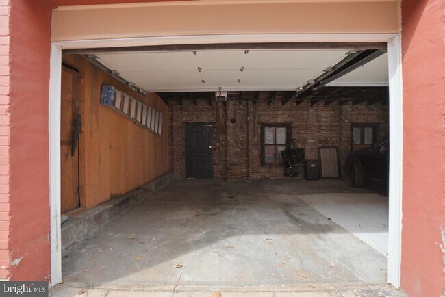 Building Photo - 1241 33rd St NW