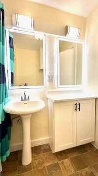 Building Photo - 253 C St