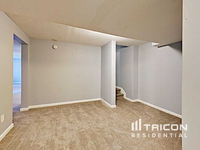 Building Photo - 5186 Hidden Meadow Ct