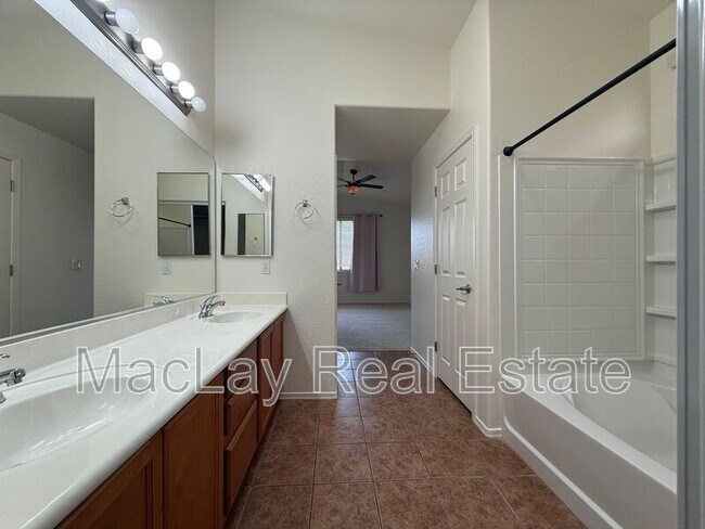 Building Photo - 8311 S 23rd Pl