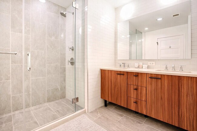 Building Photo - 10 Provost St