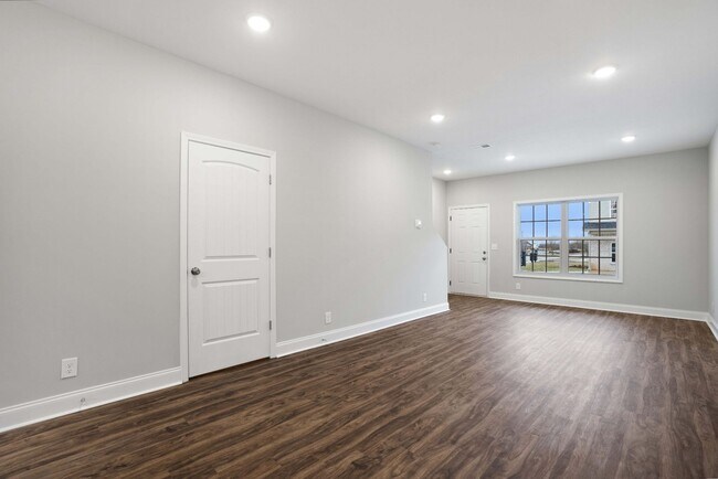 Building Photo - Pro Park Villages # 105