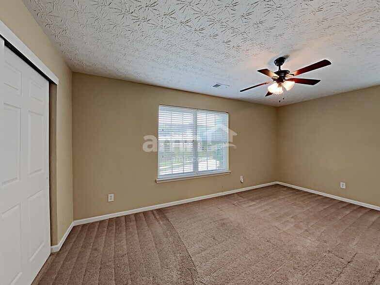 Building Photo - 889 Bramble Way