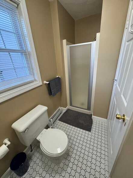 Building Photo - 31 Tapley Ave