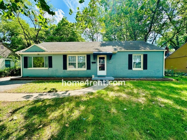 Primary Photo - Adorable Ranch in Roeland Park w/ Wood Flo...