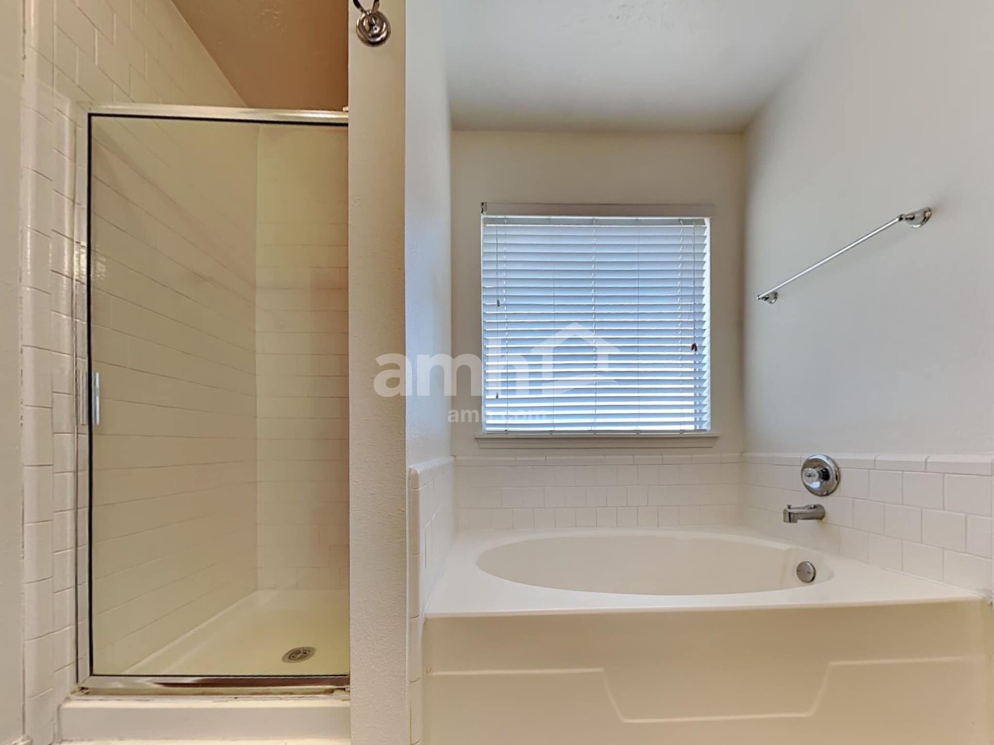 Building Photo - 5349 Yale Dr