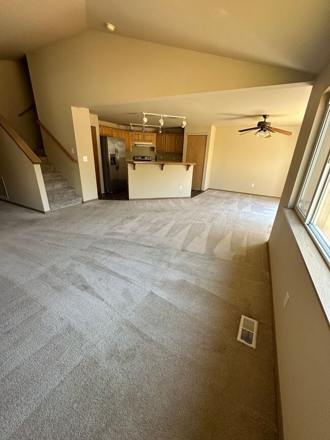 Building Photo - 3 Bedroom 2 Bath Home 2 Car Garage