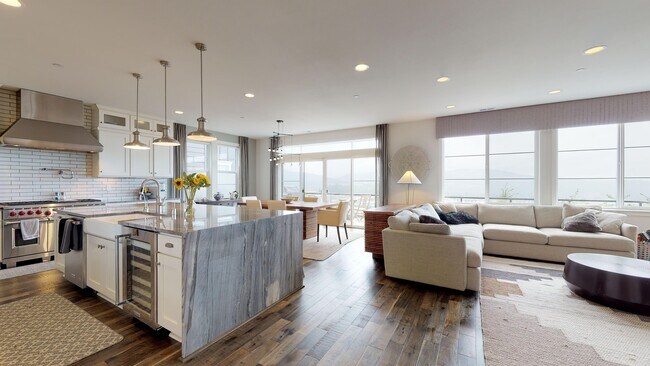 Building Photo - Issaquah highlands 5 bedroom plus Den and 5.5 bathroom newer home with a lot of amenities!!!  A m...