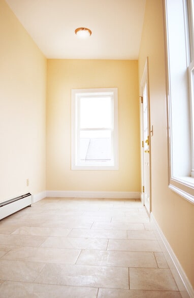 Building Photo - 8 Haswell St