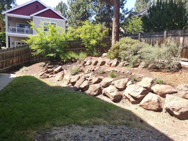 Building Photo - Charming 3x2.5 Modern Craftsman Home in NW Crossing with Private Backyard Oasis and Bonus Room Up...