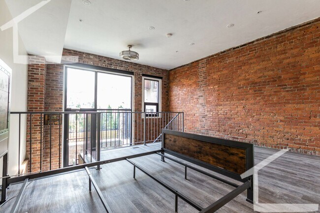 Building Photo - 1 bed 1 bath LOFT in Fenway..... don't miss out!! SEPT 1st