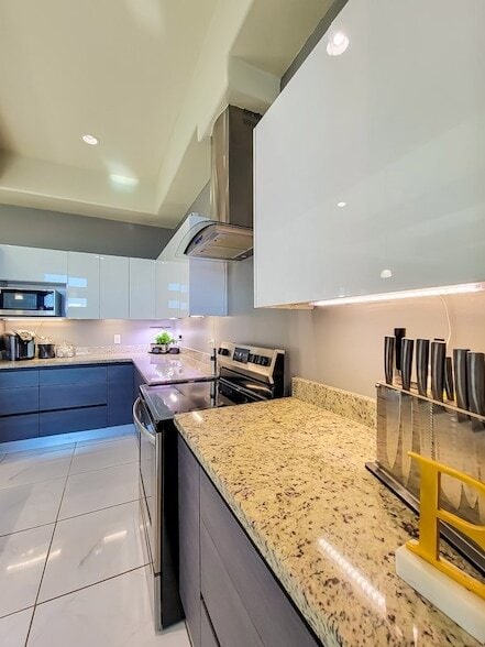 Building Photo - 2375 Oak Breeze Cir