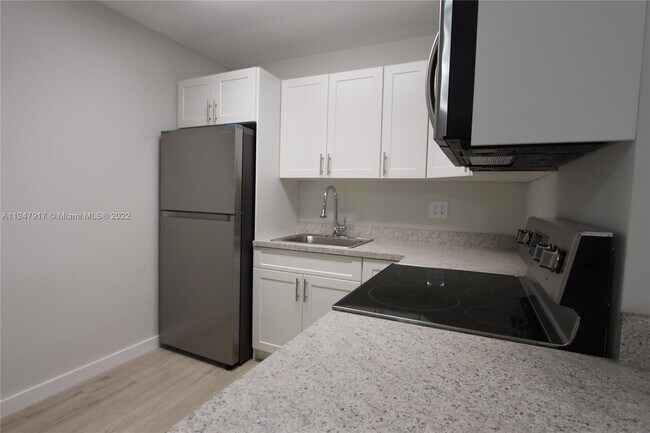 Building Photo - 8520 SW 149th Ave