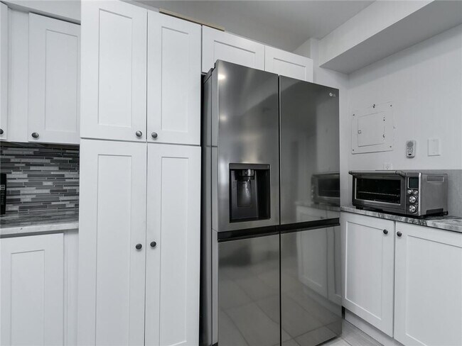 Building Photo - 3900 Galt Ocean Dr