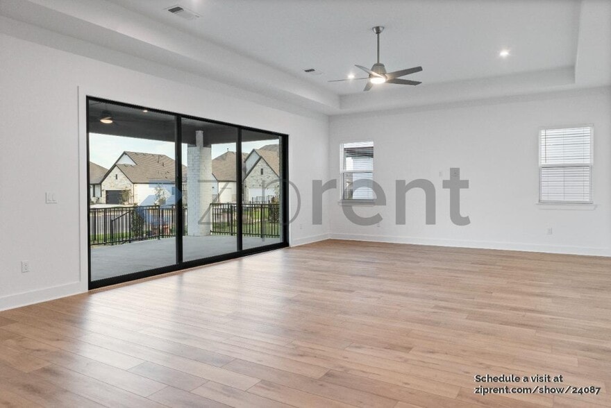 Building Photo - 616 Hallwood Dr