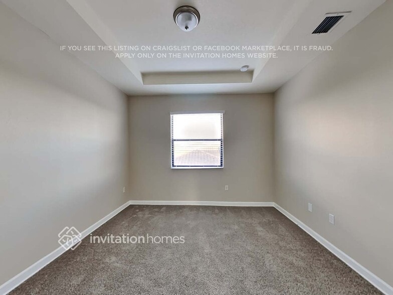 Building Photo - 165 SE 34th Terrace