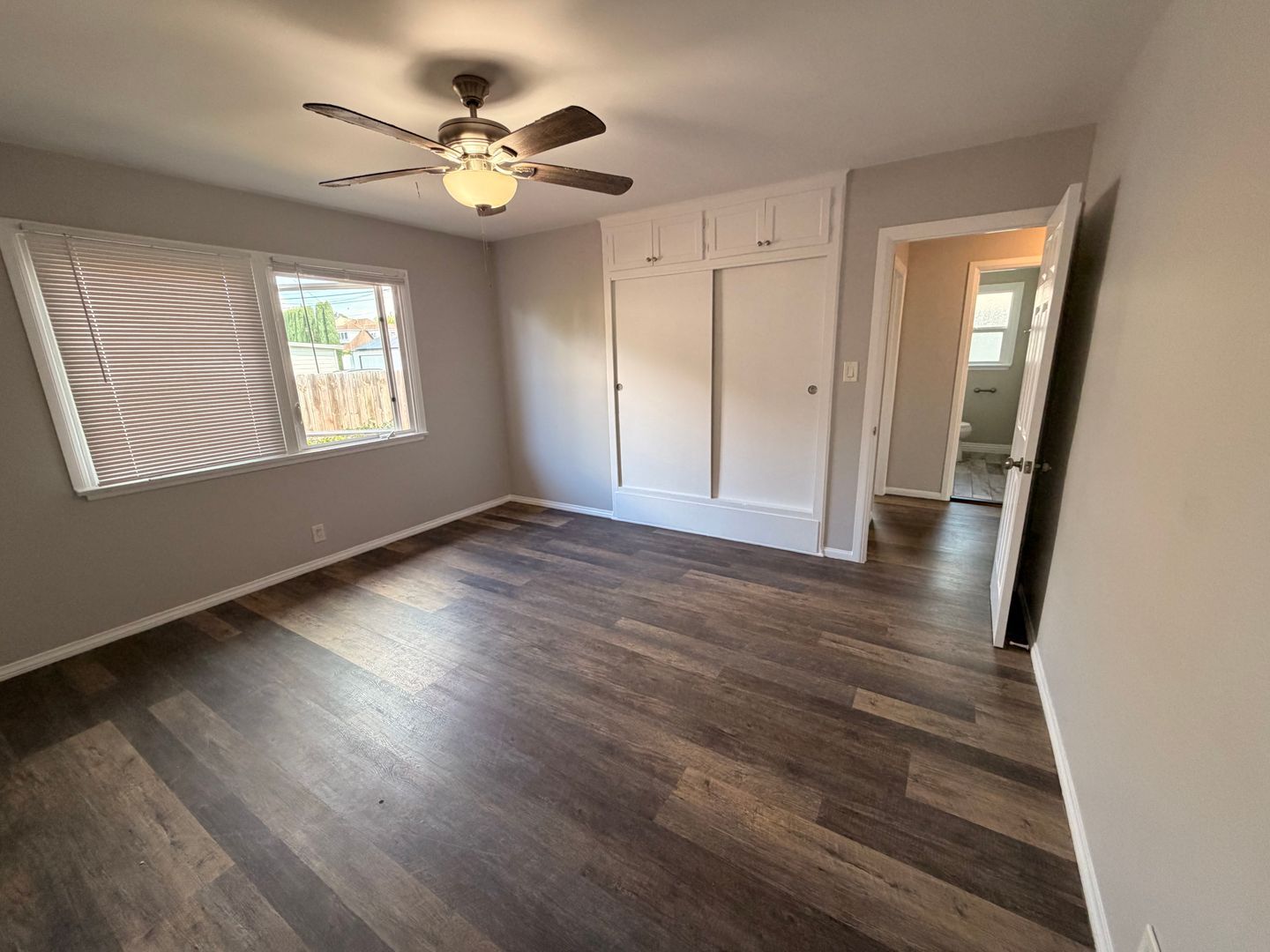 Building Photo - 4554 N Lakewood Blvd