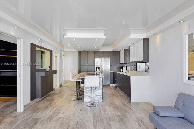 Building Photo - 401 Ocean Dr