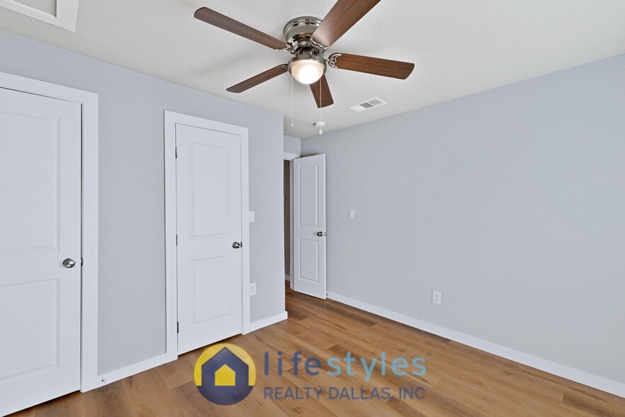 Building Photo - 717 Bonham St