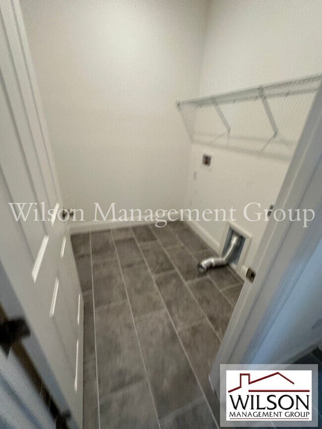 Building Photo - 484 Shadow Gorge Wy