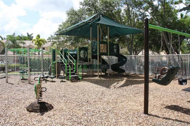 Building Photo - 4146 Forest Dr