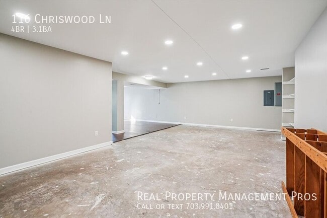 Building Photo - 116 Chriswood Ln