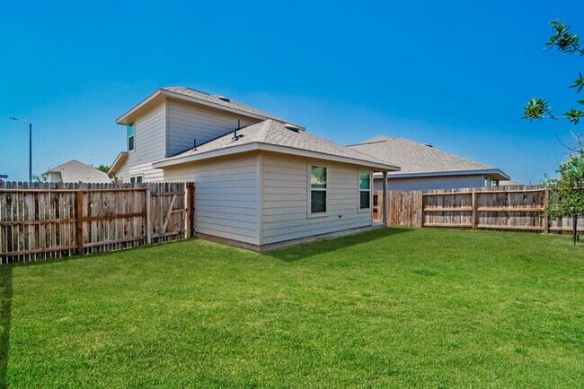 Building Photo - Green Lake Meadow - 10390 Clearwater Way, ...