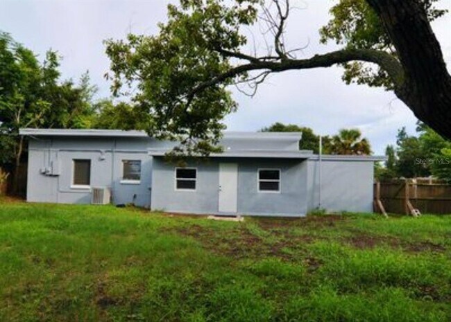 Building Photo - 1332 Hillcrest Dr