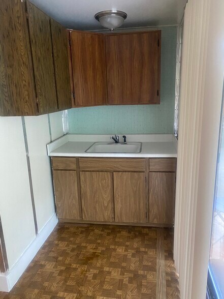 Building Photo - 204 Palisades Dr