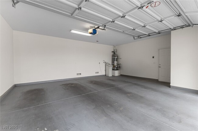 Building Photo - 2231 Desert Prairie St