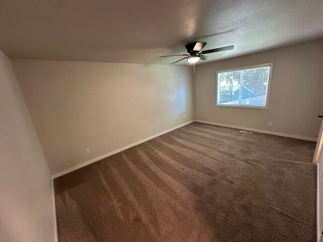 Building Photo - Charming 3 bedroom home in desirable Puyallup