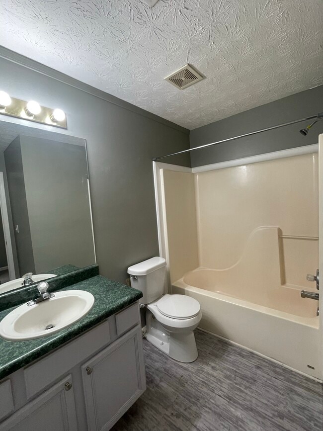 Building Photo - 2337 Wellington Cir