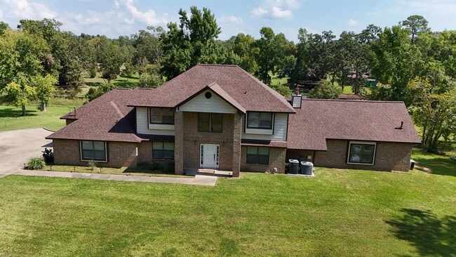 Building Photo - 231 Schmidt Ln