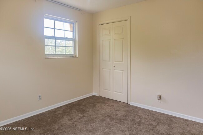 Building Photo - 5039 Winchester Dr S