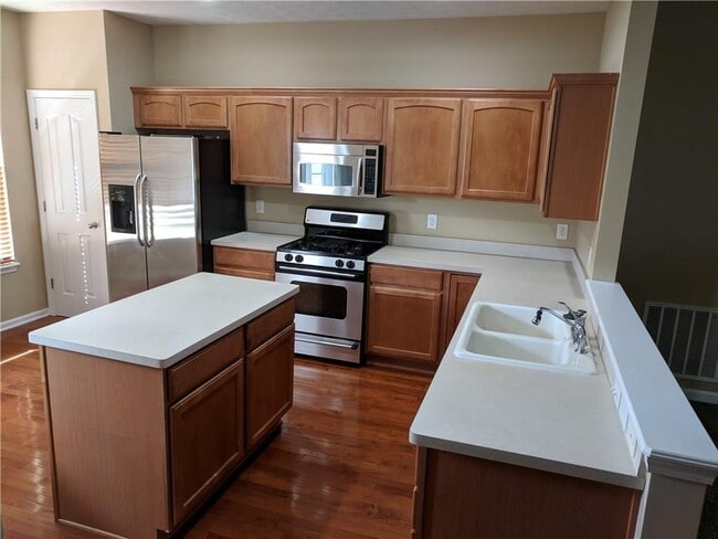 Building Photo - 13828 Willesden Cir