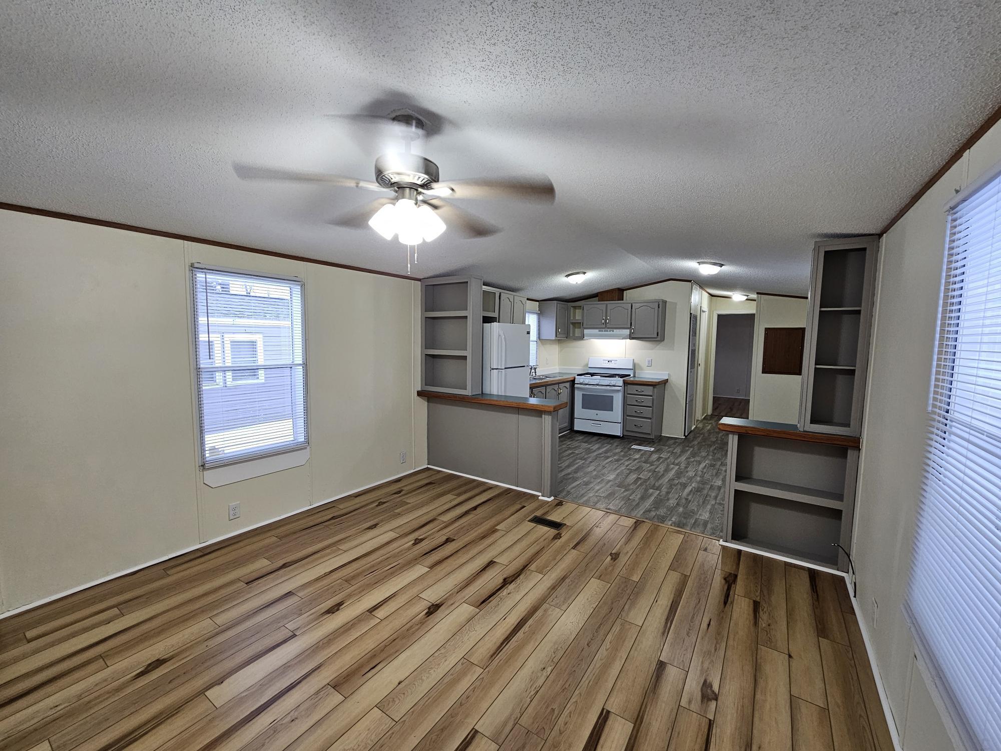 Building Photo - 5687 Lowell Rd