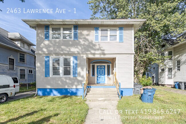 Primary Photo - 2463 Lawrence Ave