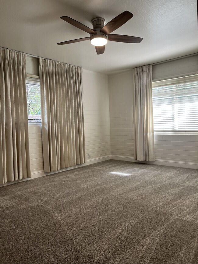 Building Photo - 608 Bird St