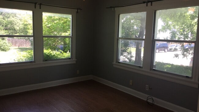 Building Photo - Great 2 Bed Home