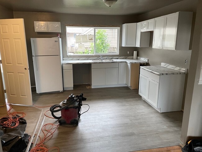 Building Photo - 415 /417 S Williams Ave