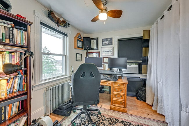 Building Photo - 5 Terrace Pl